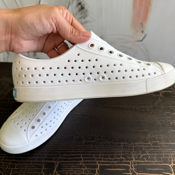 Native Shoes Women's Classic White Watershoes size 8 - Picture 12 of 12